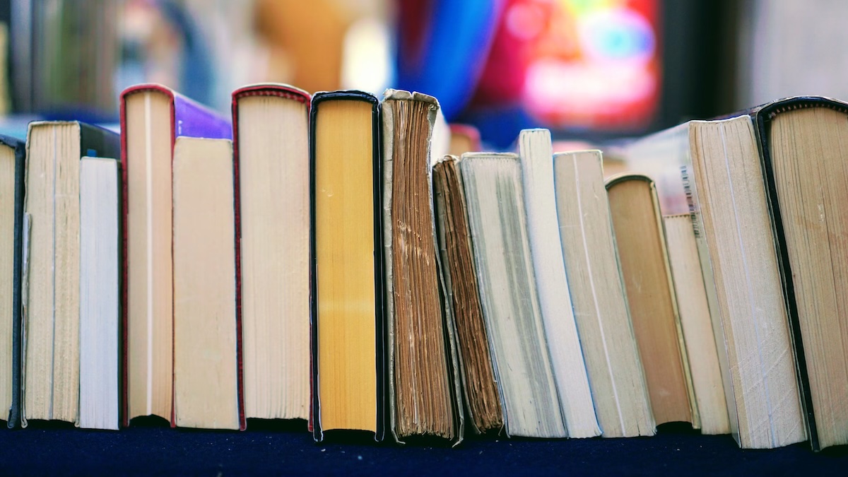 В 404 Media отследили партию редких книг, которая закончила жизнь на тренировочном полигоне ИИ Amazon - 1